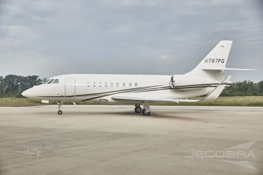 Exterior view of a 2006 DASSAULT FALCON 2000LX, N797PG.