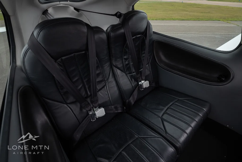 Cabin interior of a 2008 Cirrus SR20 G3.
