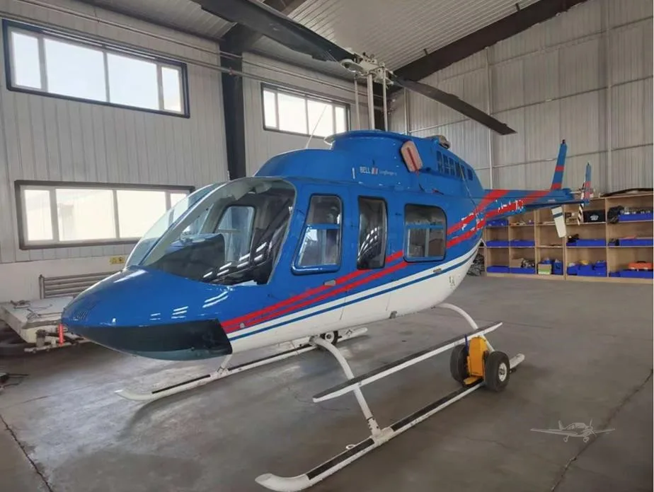 Exterior view of a 2009 BELL 206L-4.