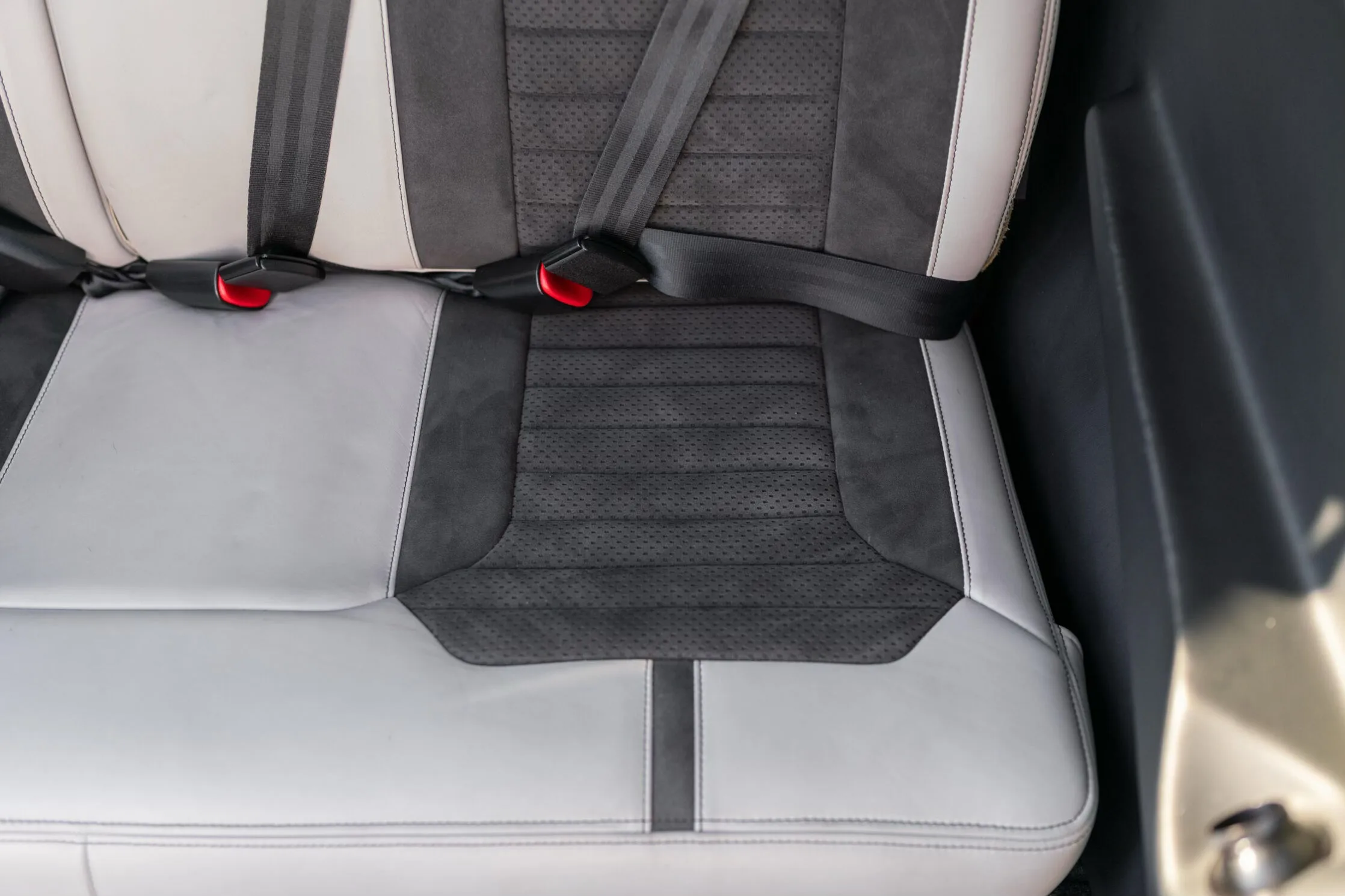 Cabin interior of a 2019 Cirrus SR22-G6 GTS.
