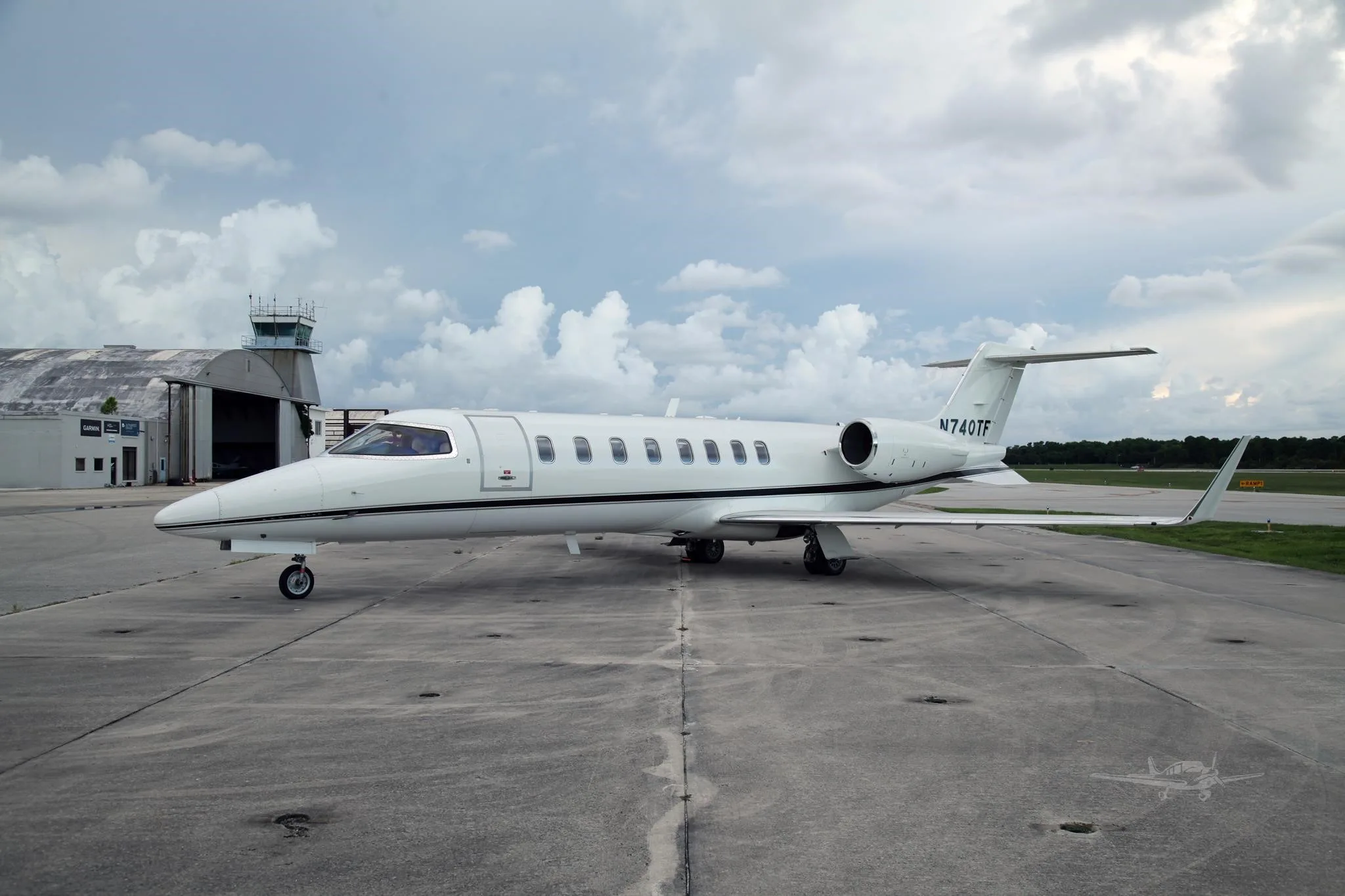 Exterior view of a 2000 LEARJET 45, N740TF.