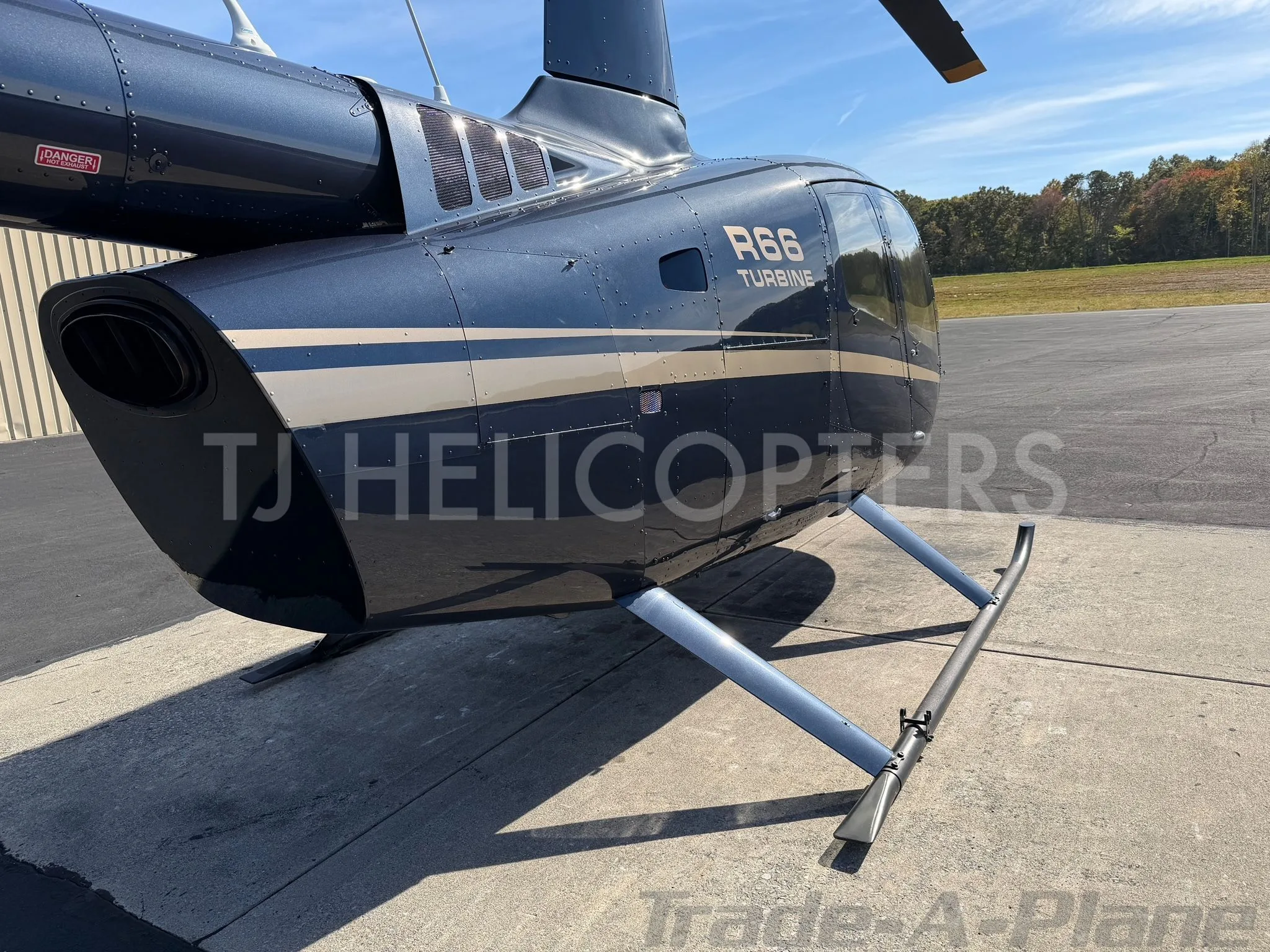 Exterior view of a 2018 ROBINSON R66.