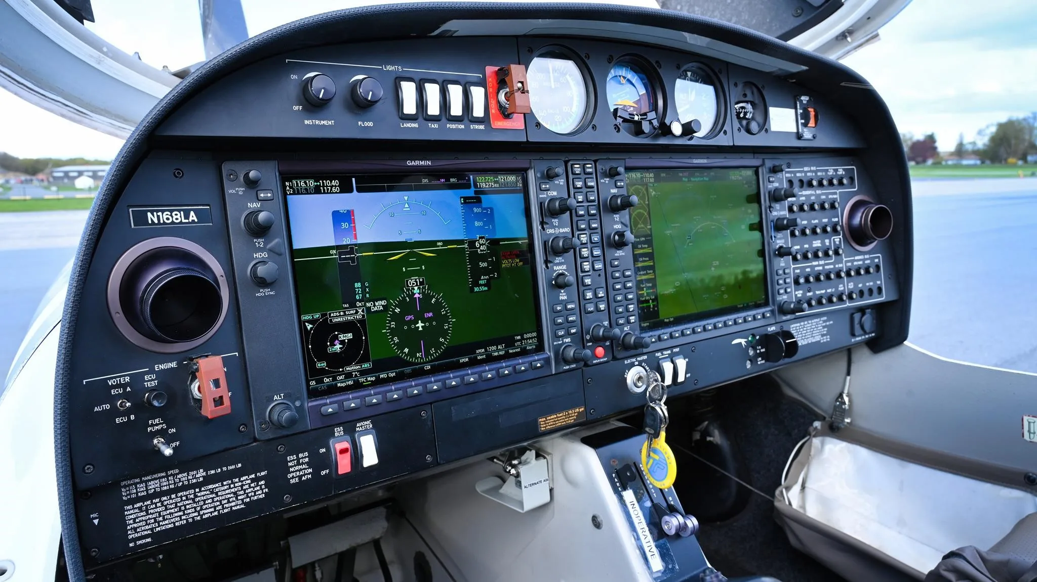 Avionics suite of a 2020 DIAMOND DA40 NG.