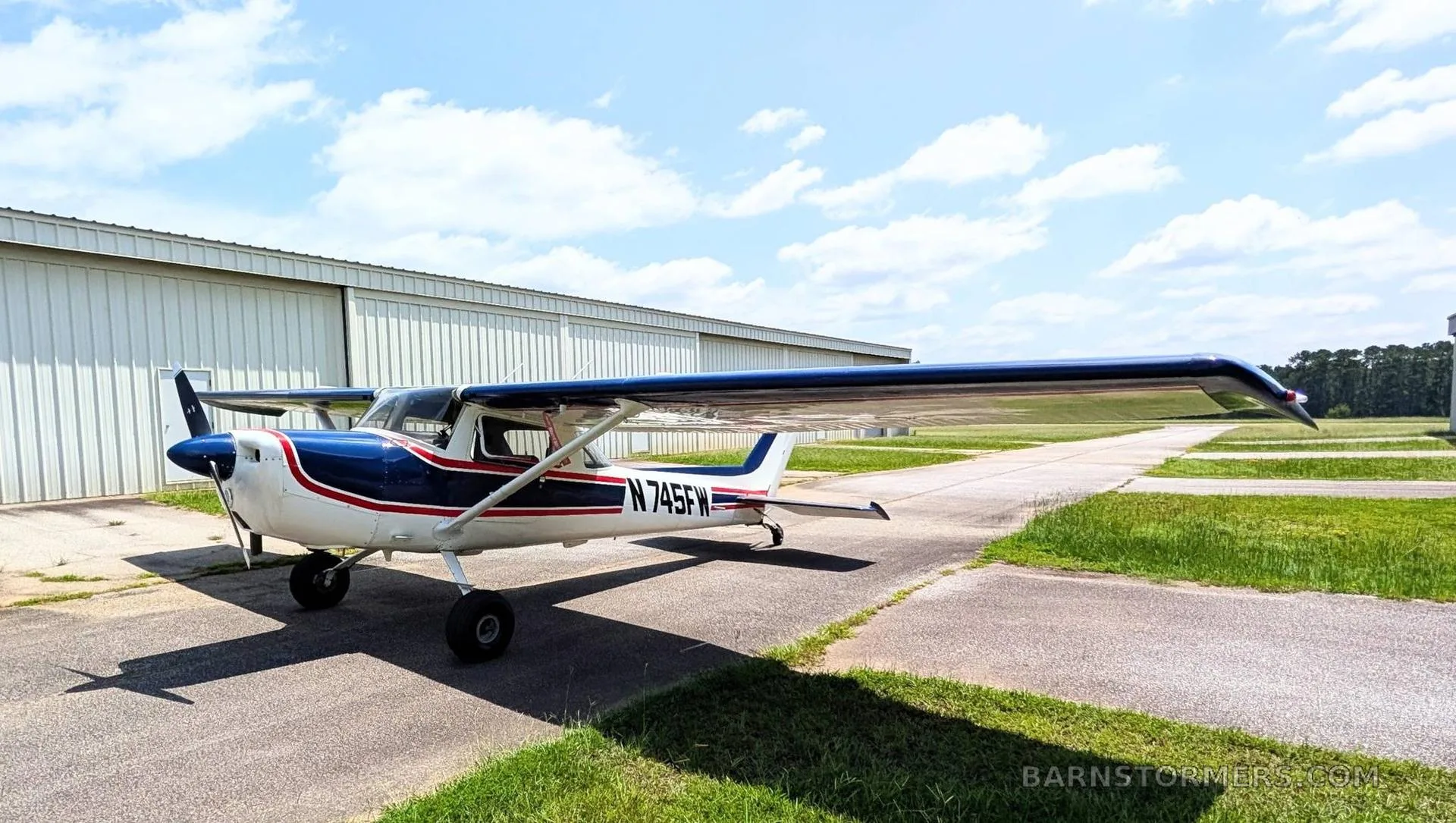 Exterior view of a 1980 Cessna 152/150 TD.