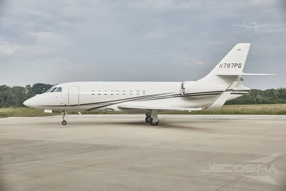 Exterior view of a 2006 DASSAULT FALCON 2000LX, N797PG.