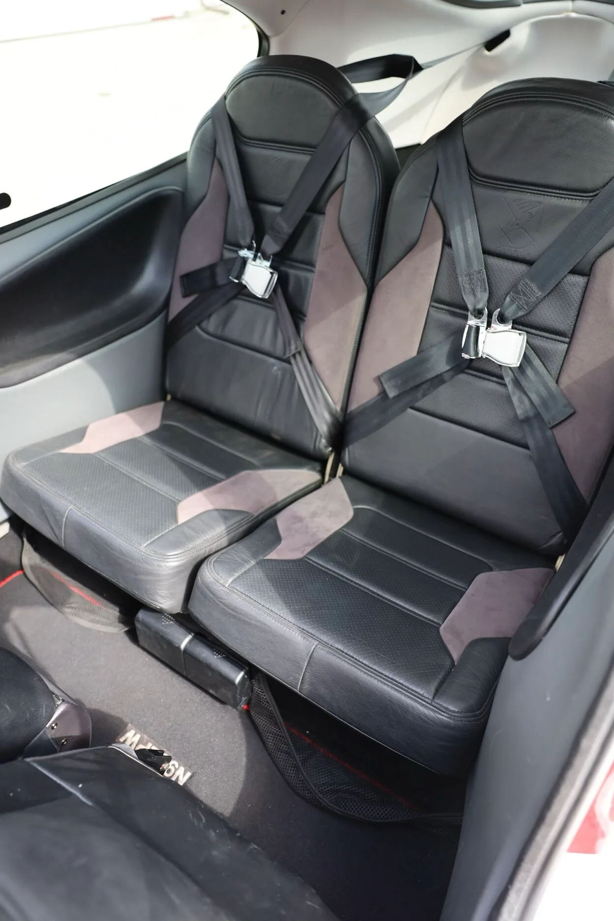 Cabin interior of a 2010 Cirrus SR22-G3 Turbo GTS.