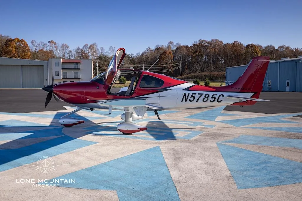 Exterior view of a 2022 Cirrus SR22T G6 GTS.
