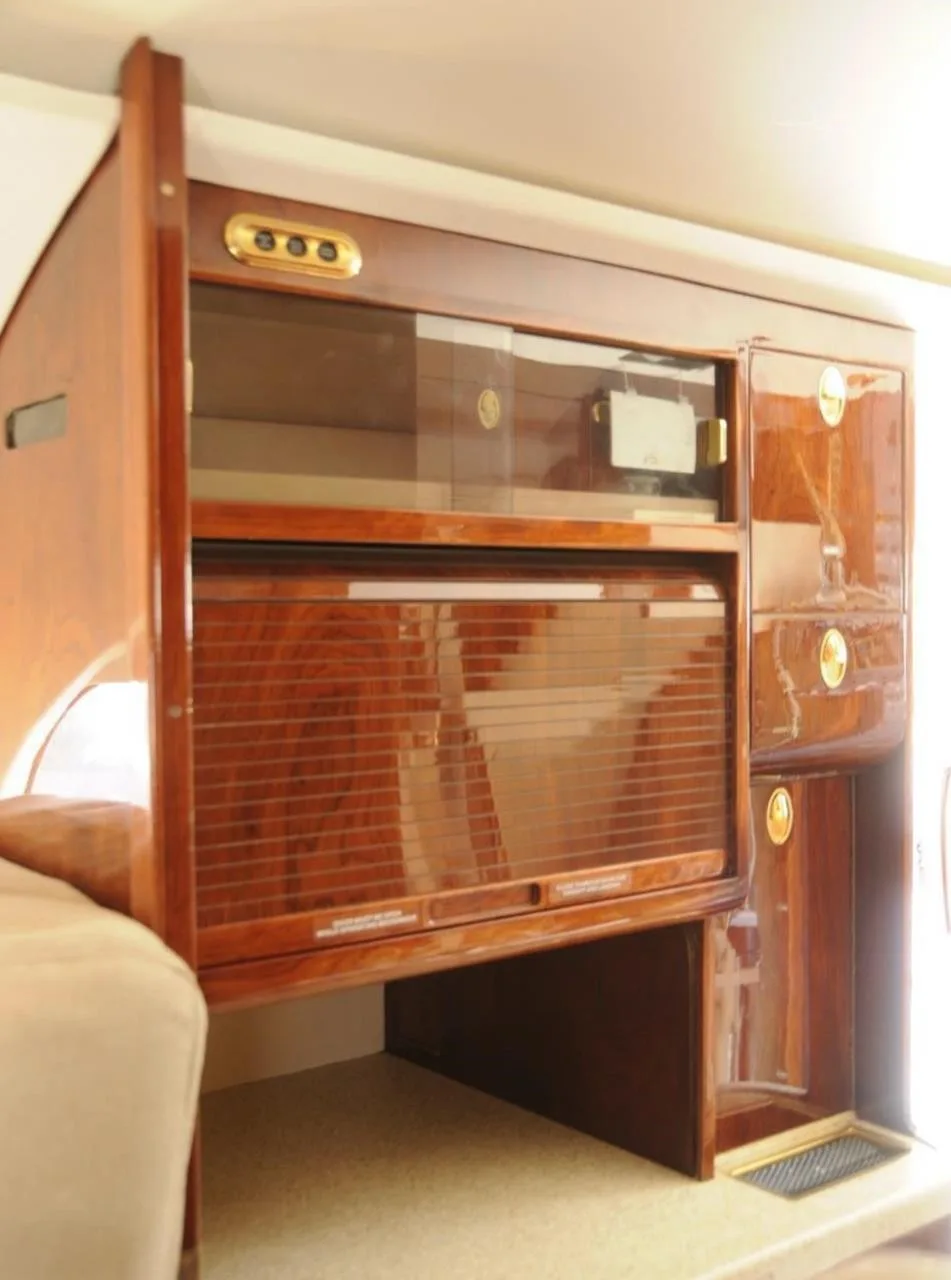 Cabin interior of a 2004 HAWKER 800XP.