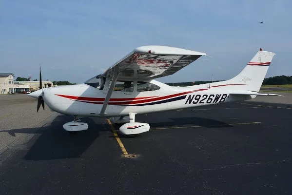 Marketing image of a 2000 Cessna 182S.