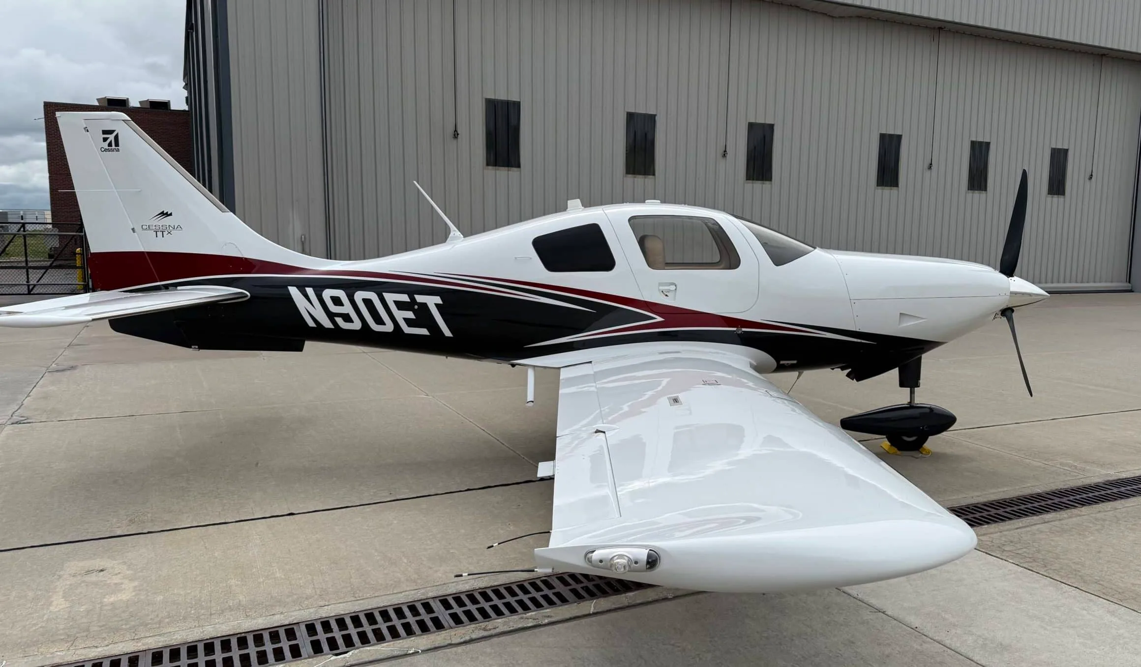 Exterior view of a 2015 Cessna TTx, N90ET.