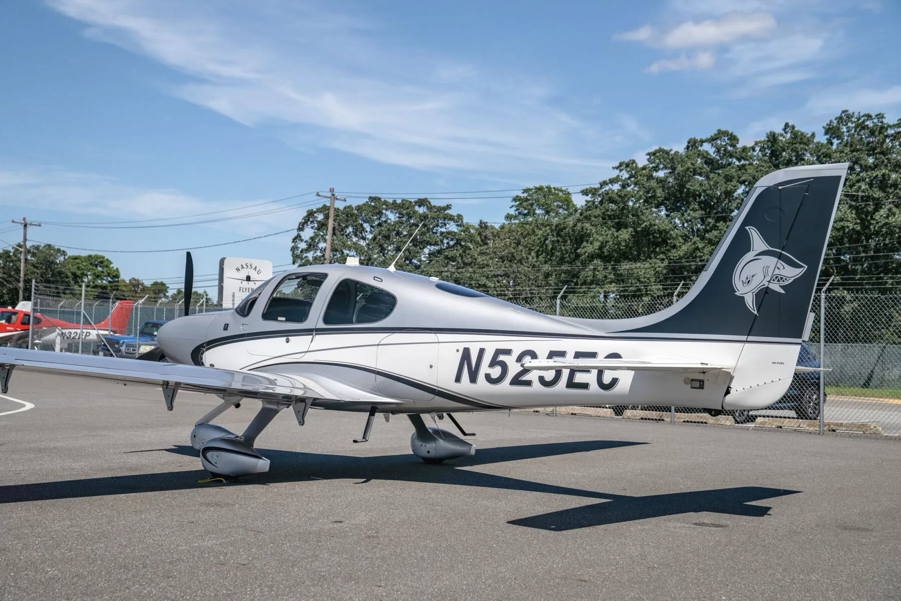 Cabin interior of a 2014 Cirrus SR22-G5 GTS.