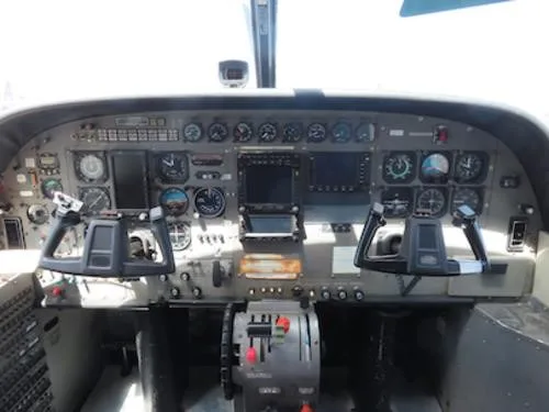 Cockpit and instrument panel of a 2005 CESSNA CARAVAN 208B GRAND.