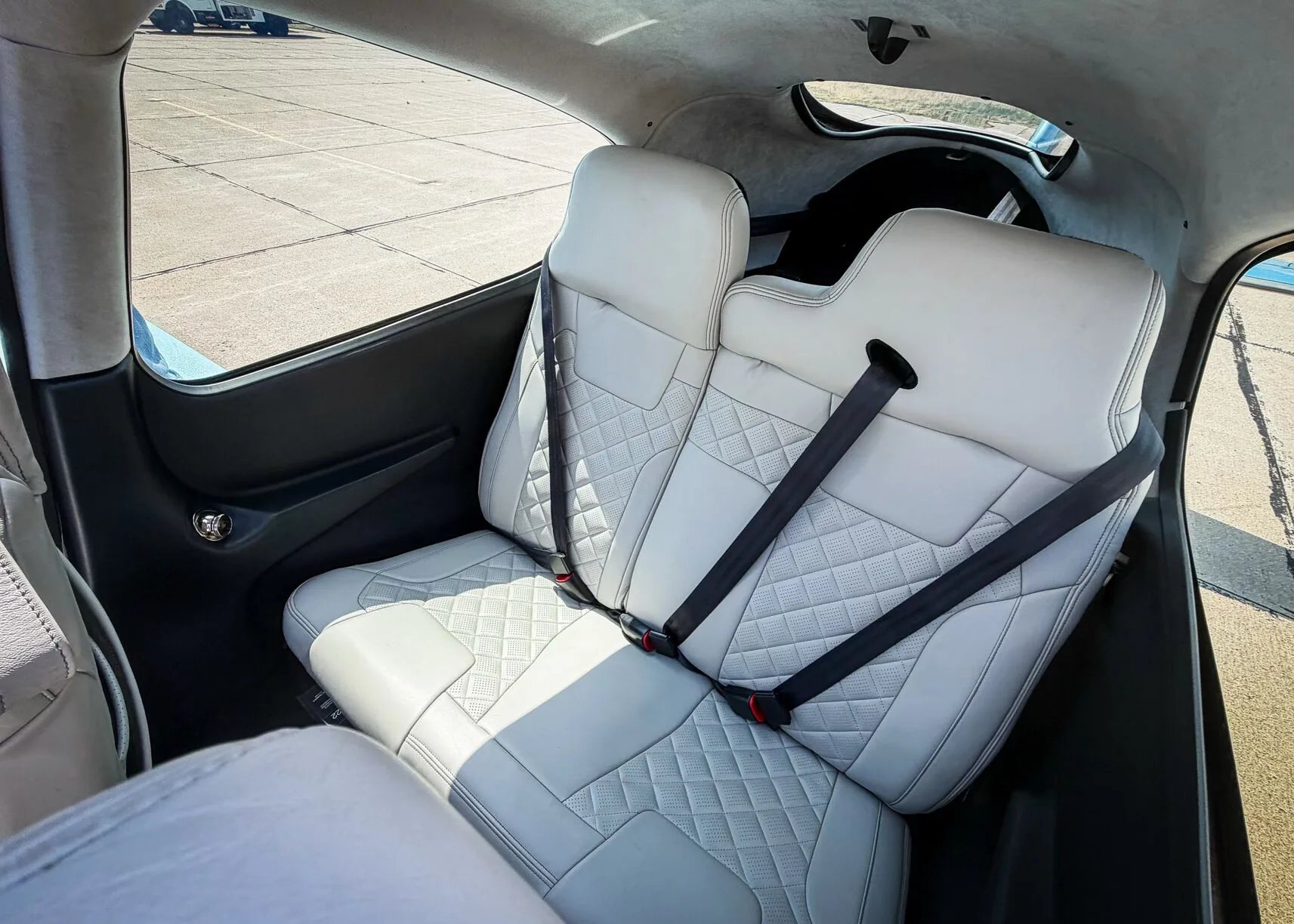 Cabin interior of a 2019 Cirrus SR22-G6.