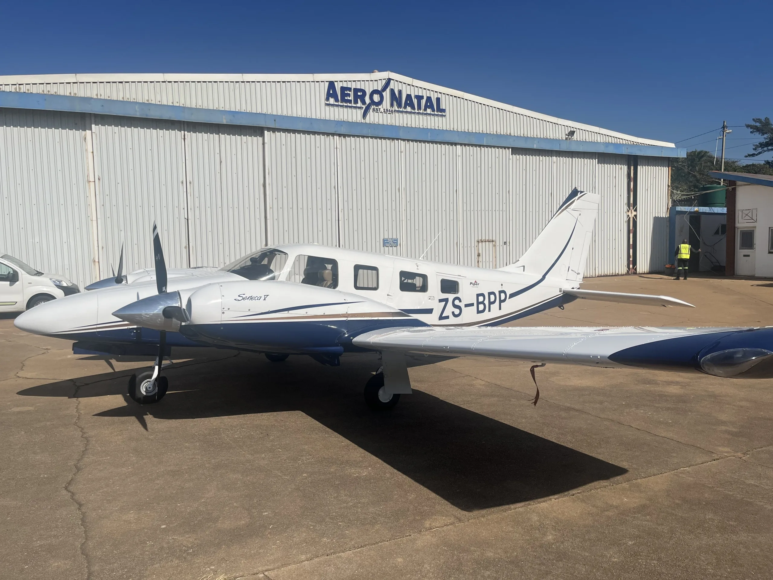 Exterior view of a 2007 Piper Seneca V.