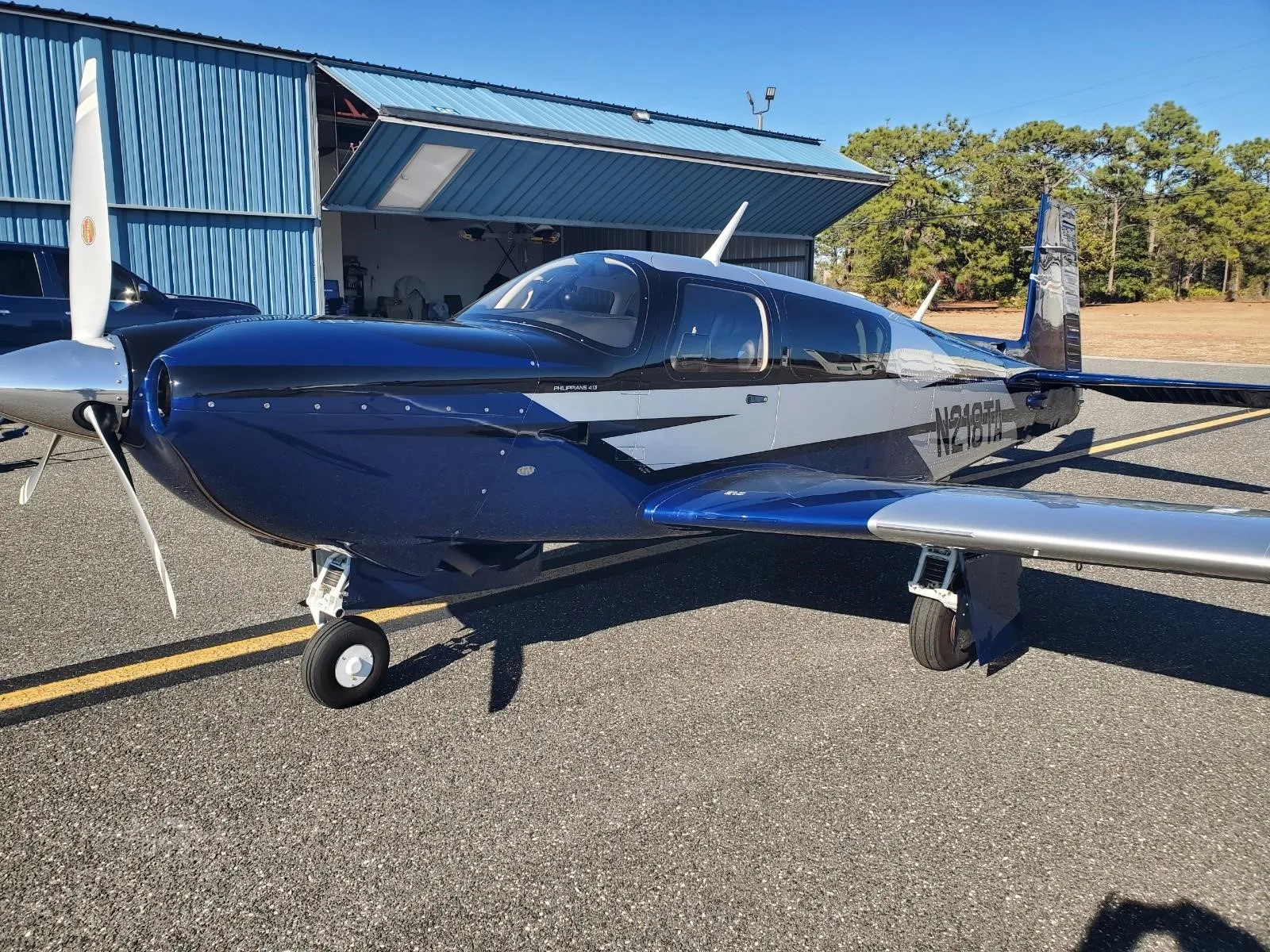 Exterior view of a 2019 MOONEY ACCLAIM ULTRA, N218TA.
