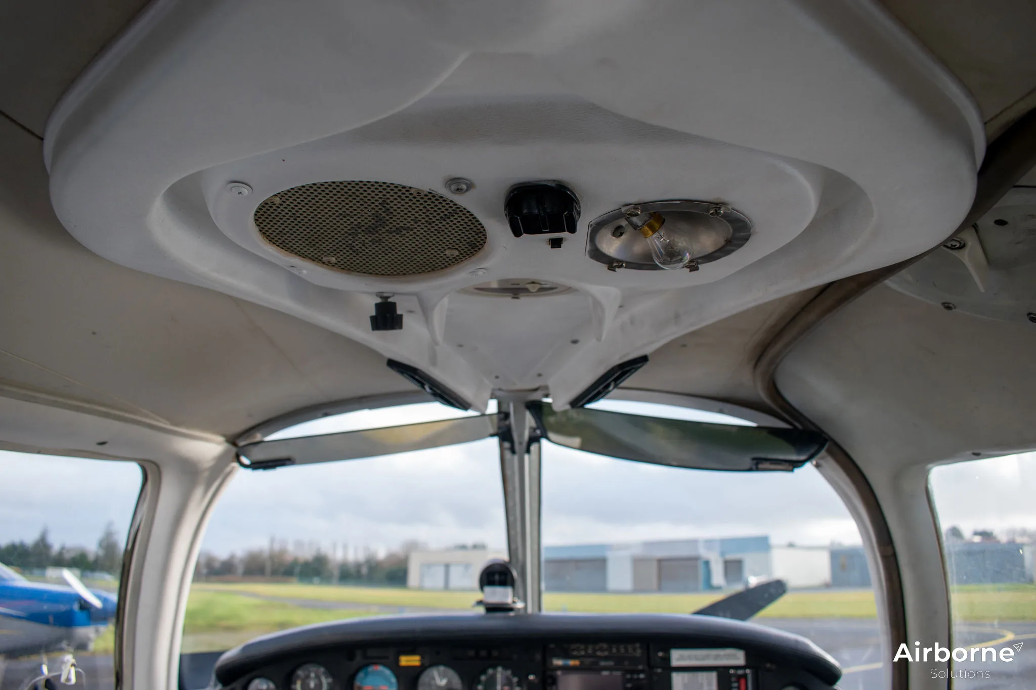 Cockpit and instrument panel of a 1975 Piper PA-28-151 Cherokee Warrior.