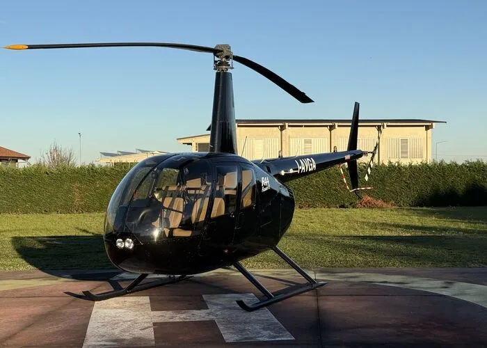 Agusta A109C N901RR