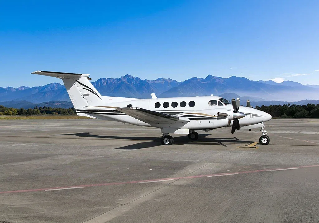 Exterior view of a 2001 Beechcraft King Air B200 SN, BB-1776.