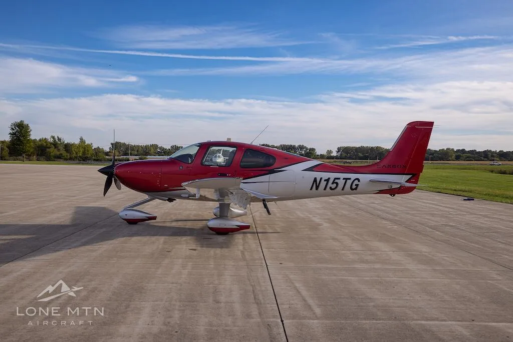Exterior view of a 2022 Cirrus SR22T G6 GTS.