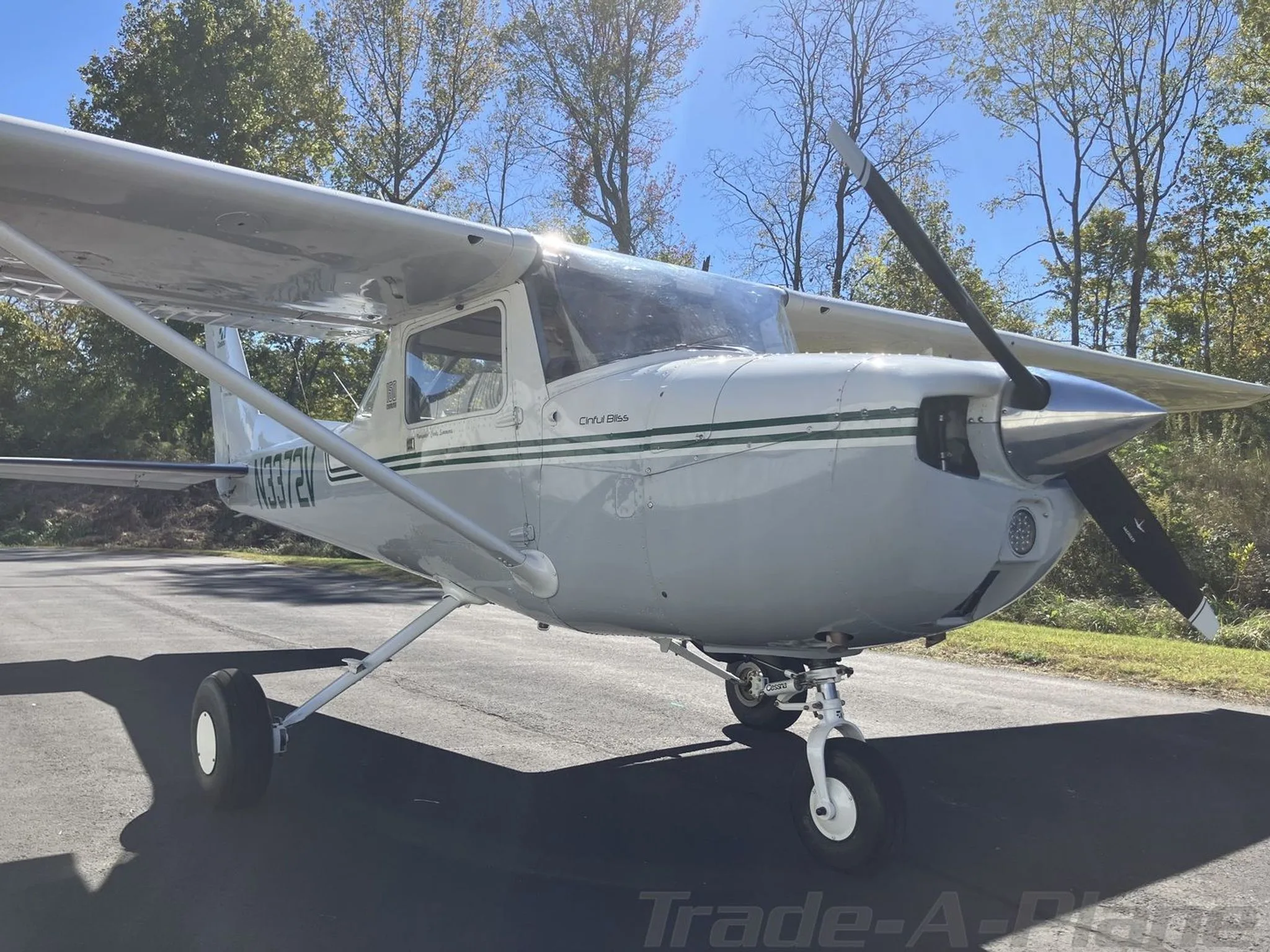 Exterior view of a 1975 CESSNA 150M, N3372V.