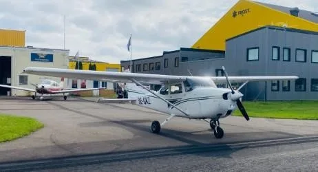 Exterior view of a 1975 CESSNA FR172M, SE-GKZ.