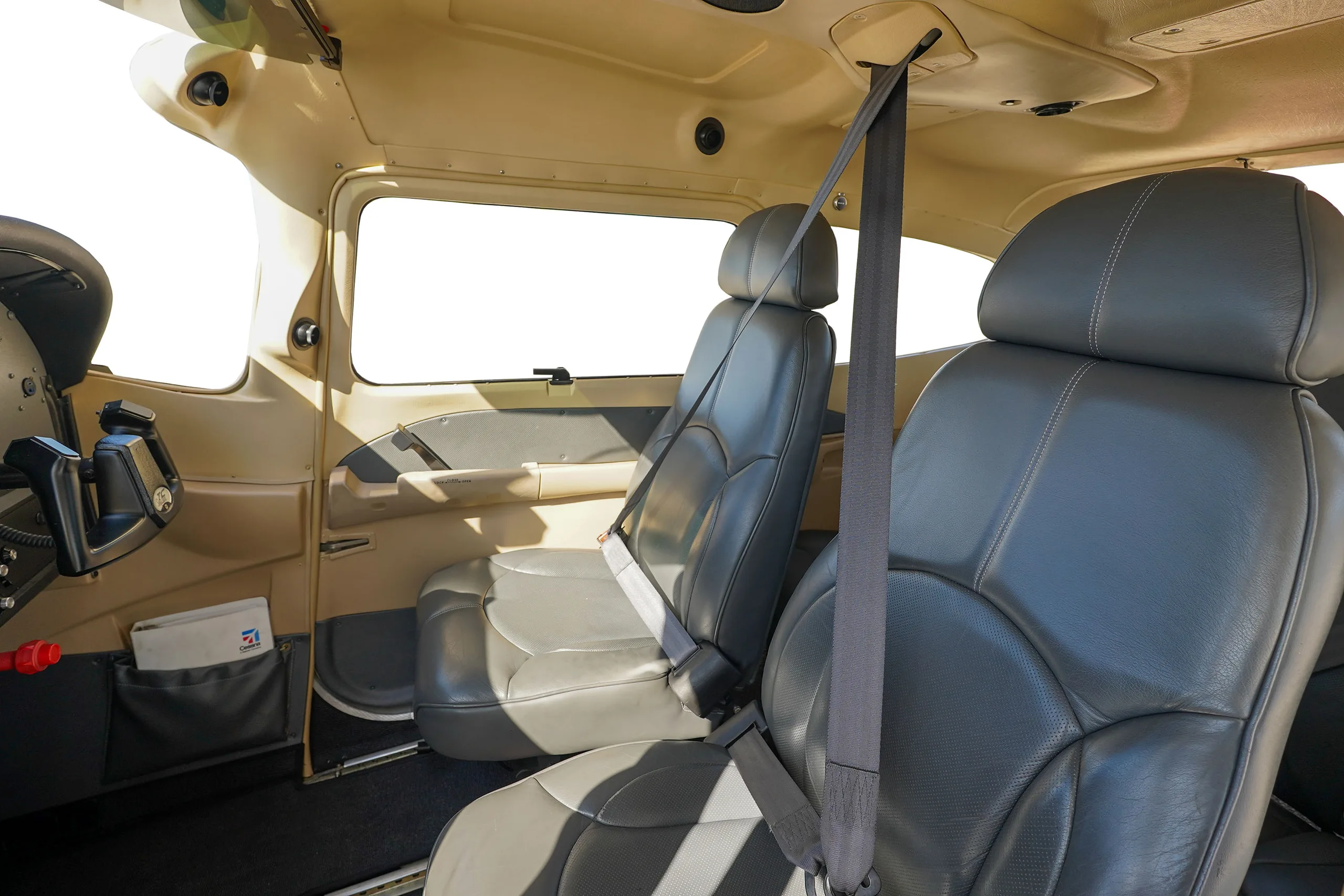 Cabin interior of a 2002 Cessna TURBO T182T.