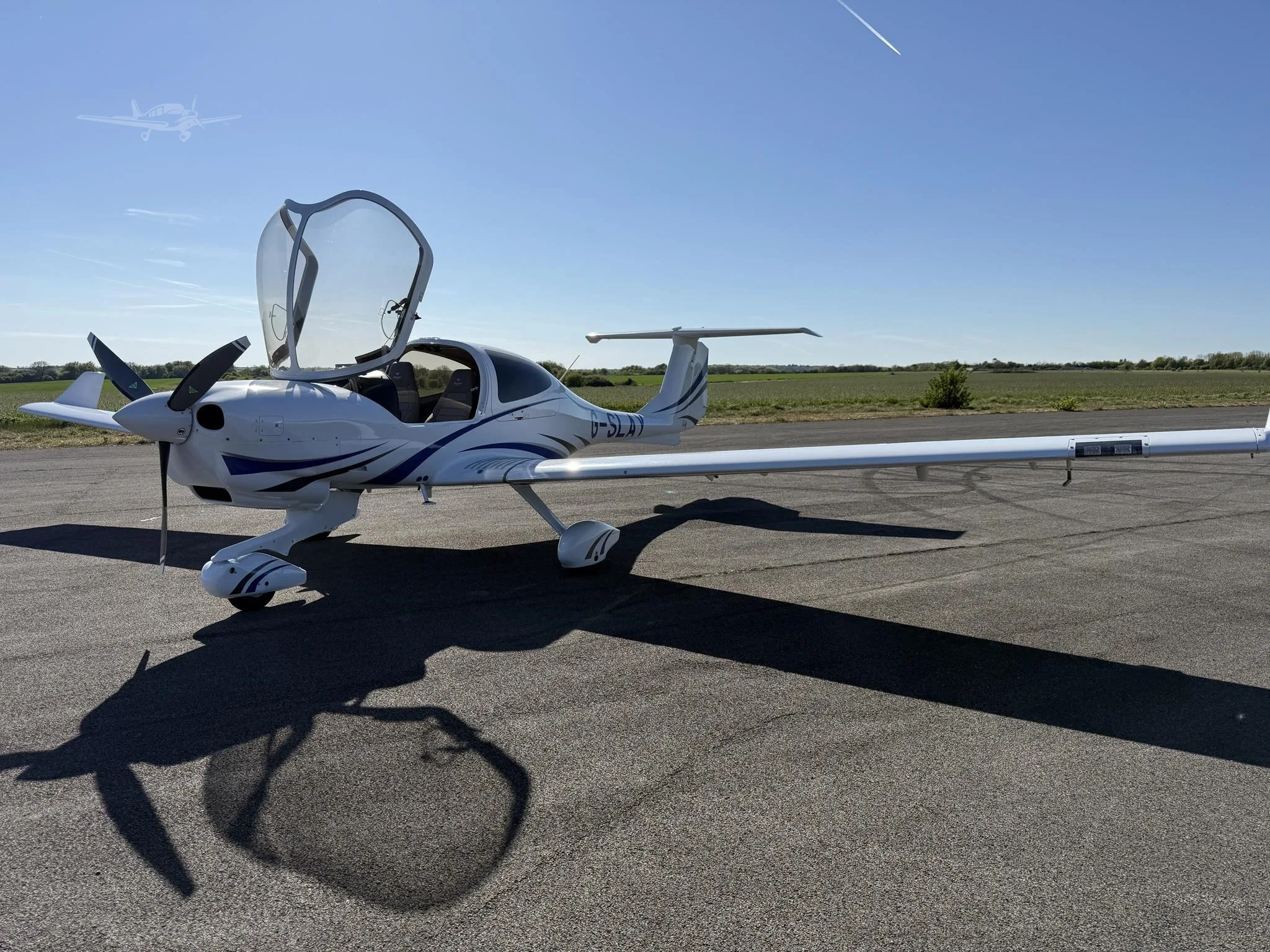 Exterior view of a 2023 DIAMOND DA40 NG, G-SLAY.