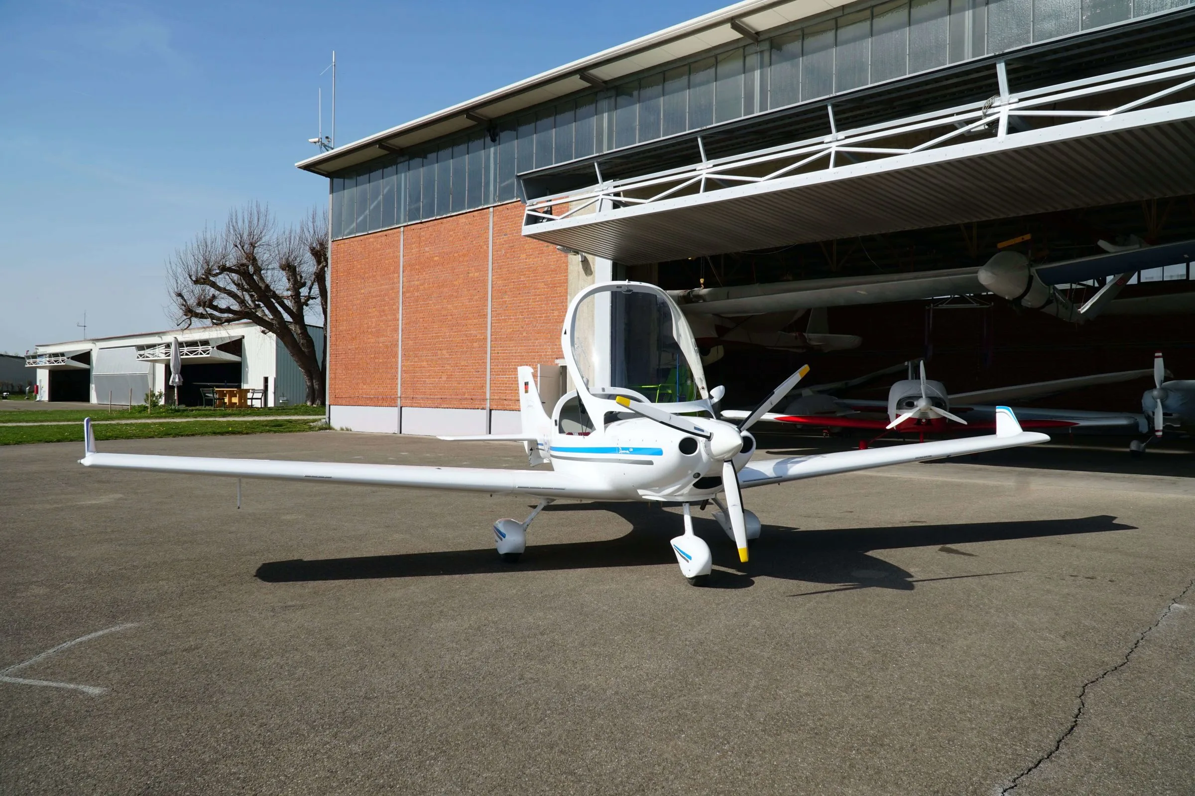 Exterior view of a 2018 Aerospool WT9 Dynamic LSA.