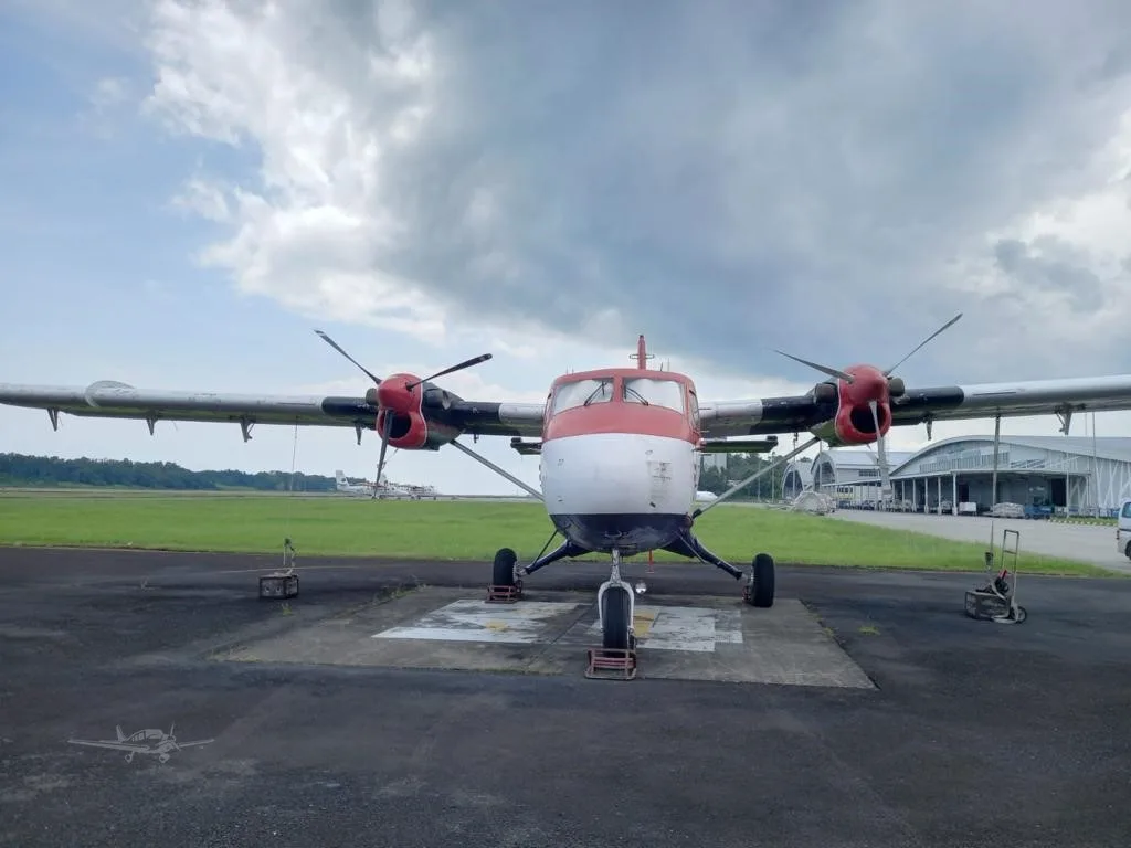Exterior view of a 1978 DEHAVILLAND DHC-6-300, N576LL.