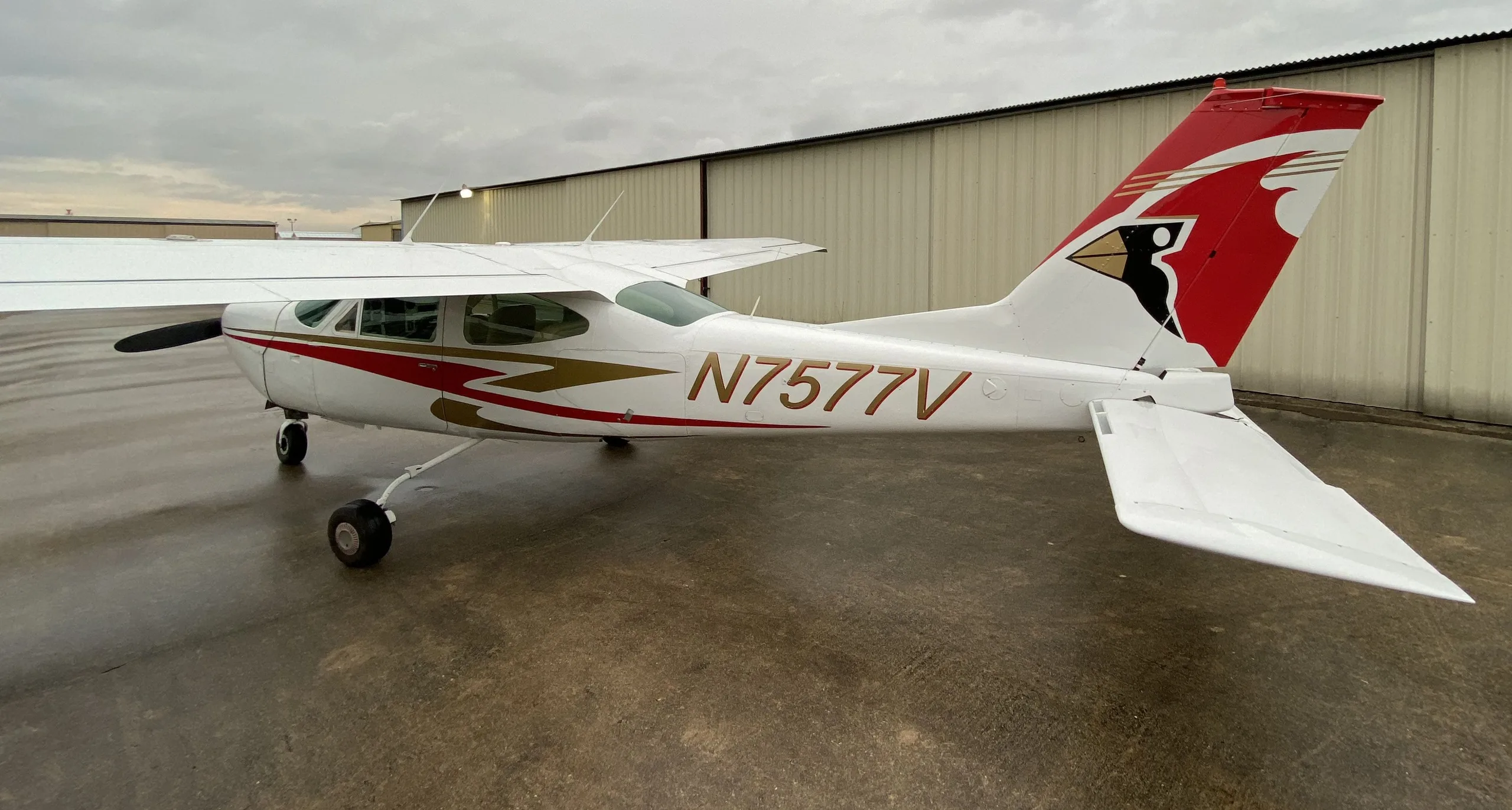 Exterior view of a 1976, N7577V.