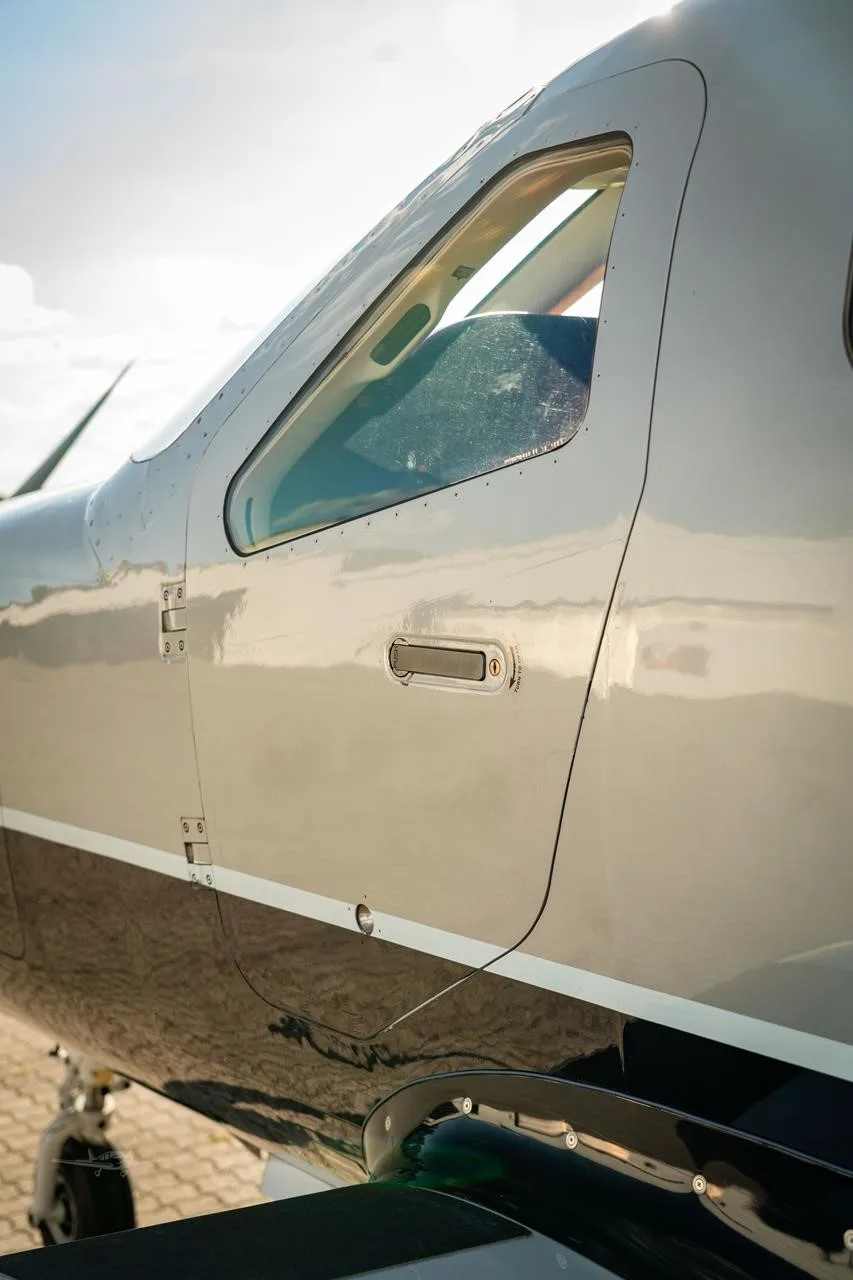Exterior view of a 2009 DAHER TBM 850, D-FLYM.