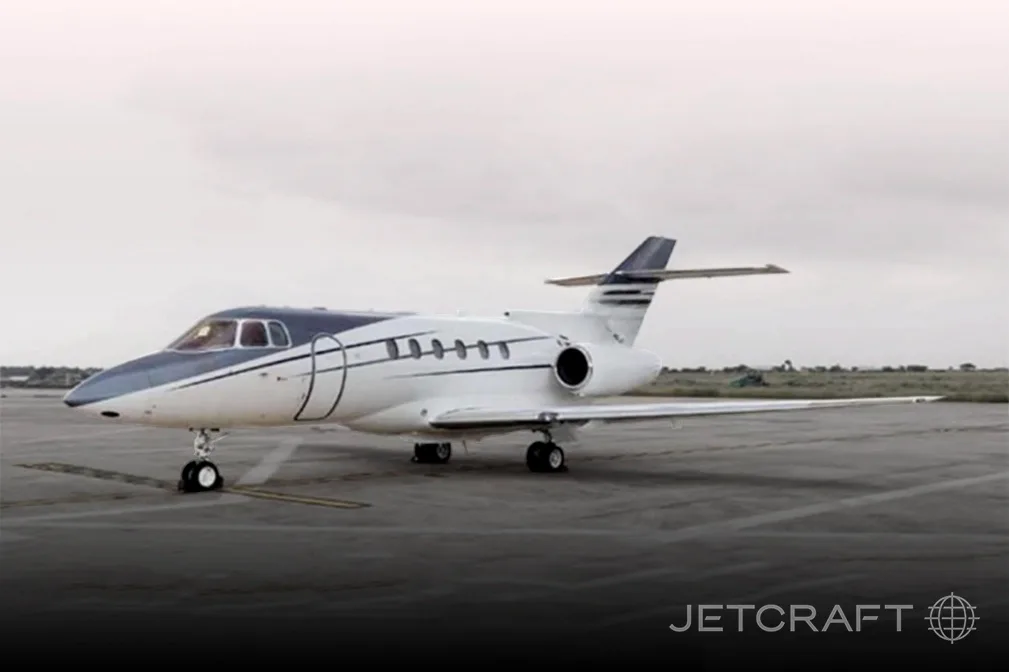 Exterior view of a 2006 Hawker 800XP.