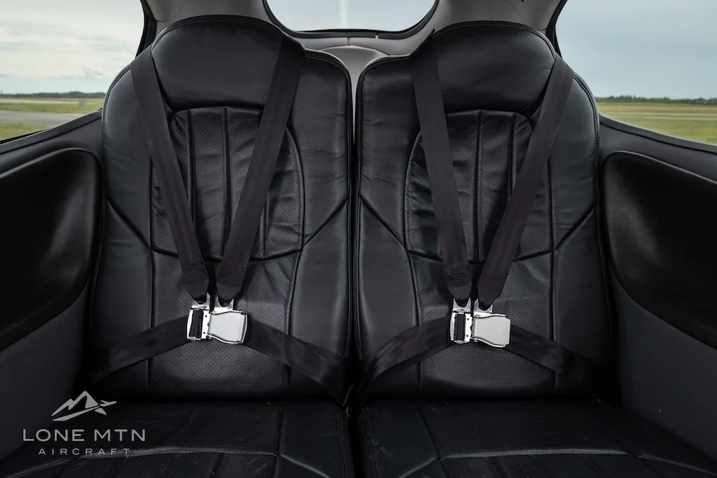 Cabin interior of a 2008 Cirrus SR20 G3.