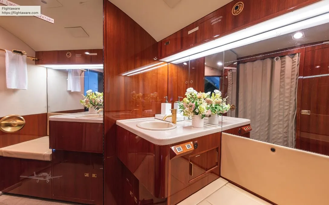 Cabin interior of a 1999 GULFSTREAM GIVSP.
