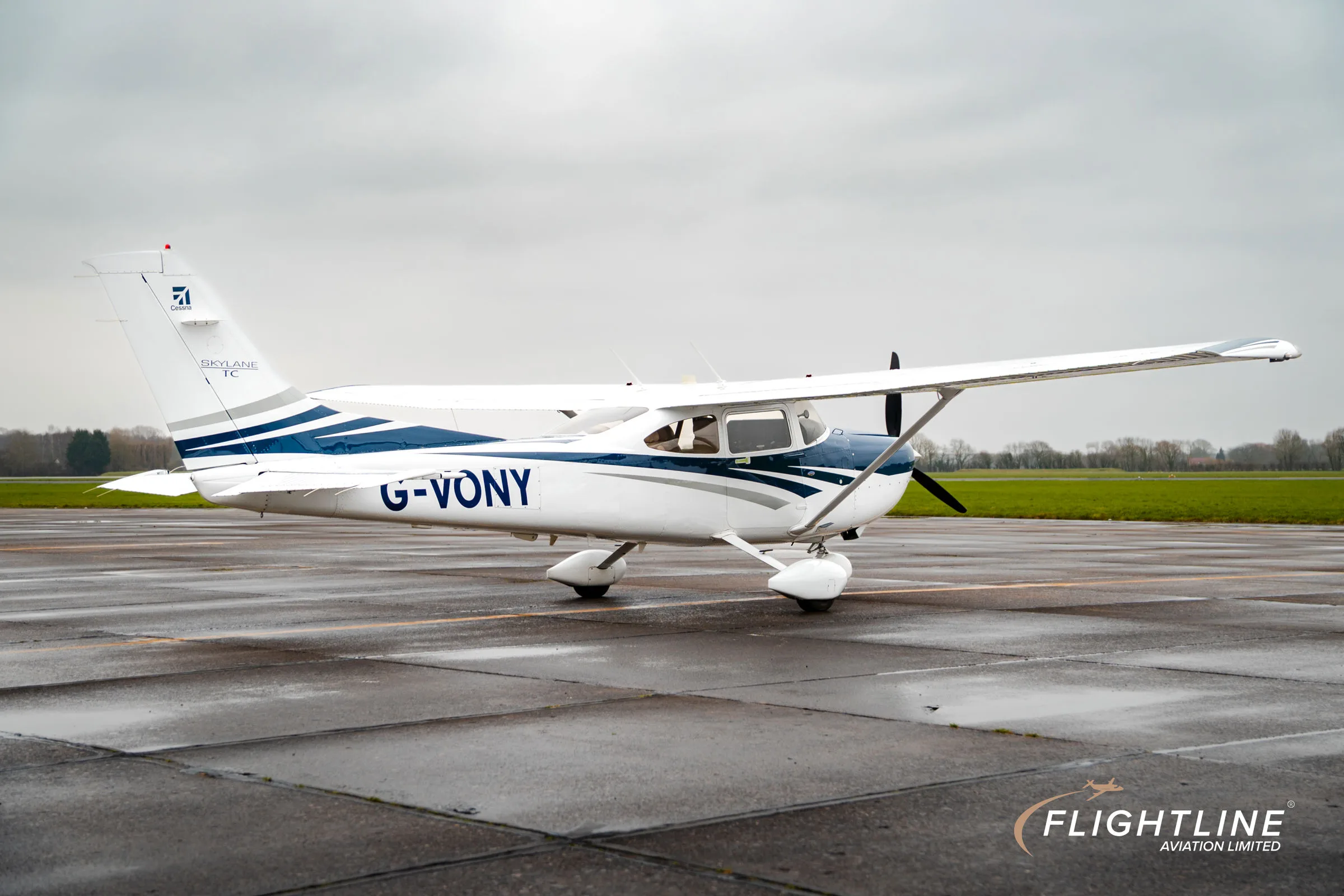 Exterior view of a 2007 Cessna T182T Skylane.