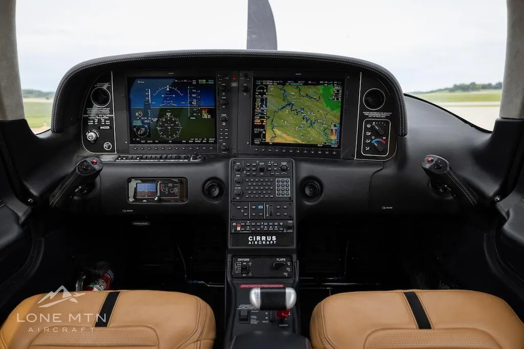 Cockpit and instrument panel of a 2016 Cirrus SR22T G5 GTS.