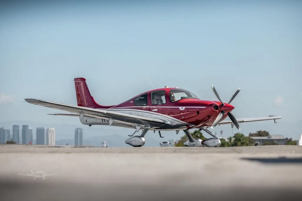 Exterior view of a 2026 CIRRUS SR22-G7+ TURBO GTS, N917JH.