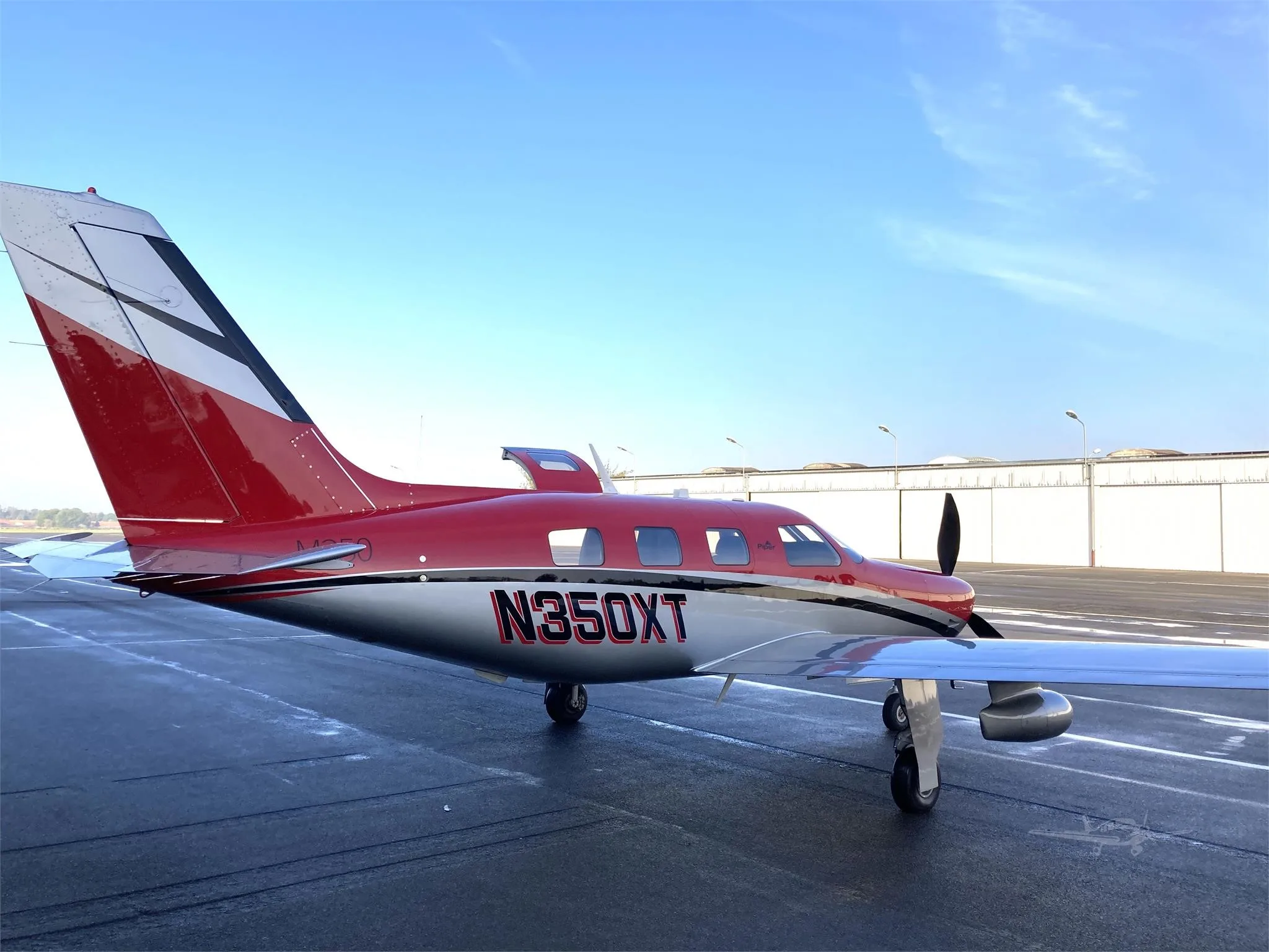 Exterior view of a 2016 PIPER M350, N350XT.