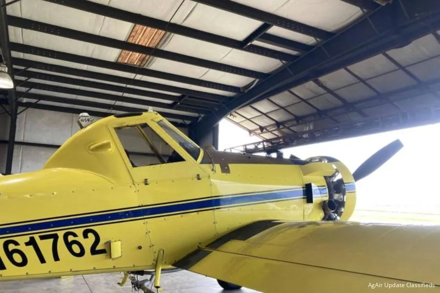 Exterior view of a 1996 Air Tractor, AT-401B.