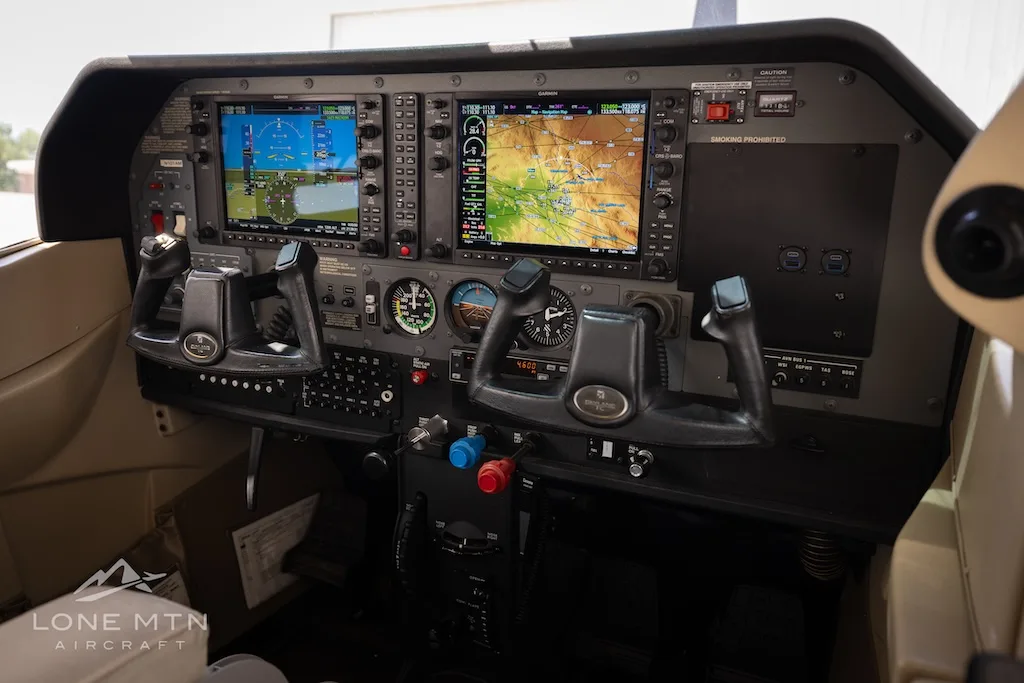 Avionics suite of a 2005 Cessna 182T.