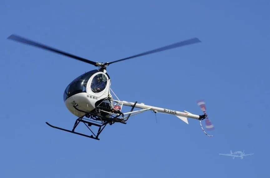 Marketing image of a 2006 SCHWEIZER 269C-1.