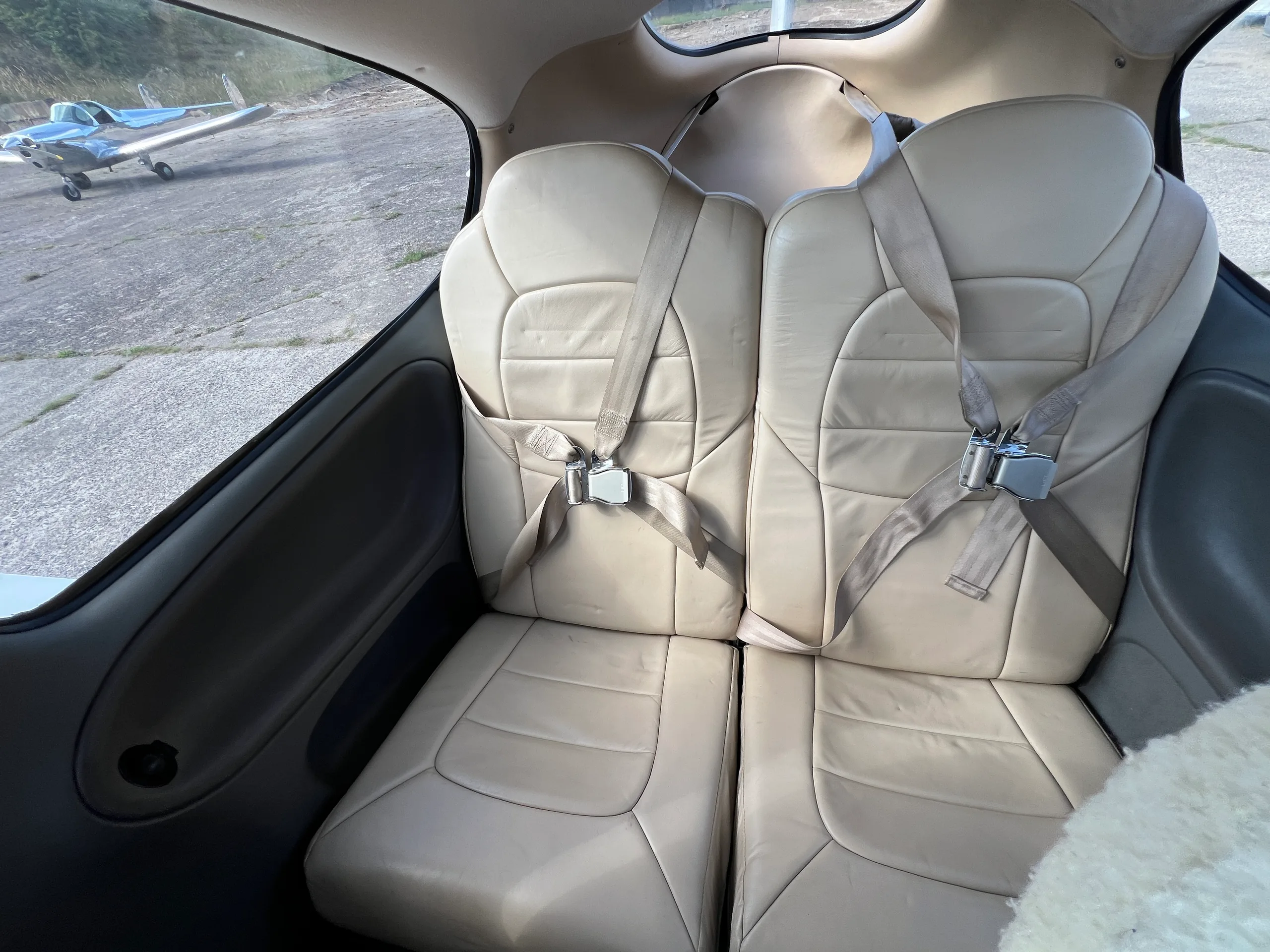 Cabin interior of a 2002 Cirrus SR22 G1.