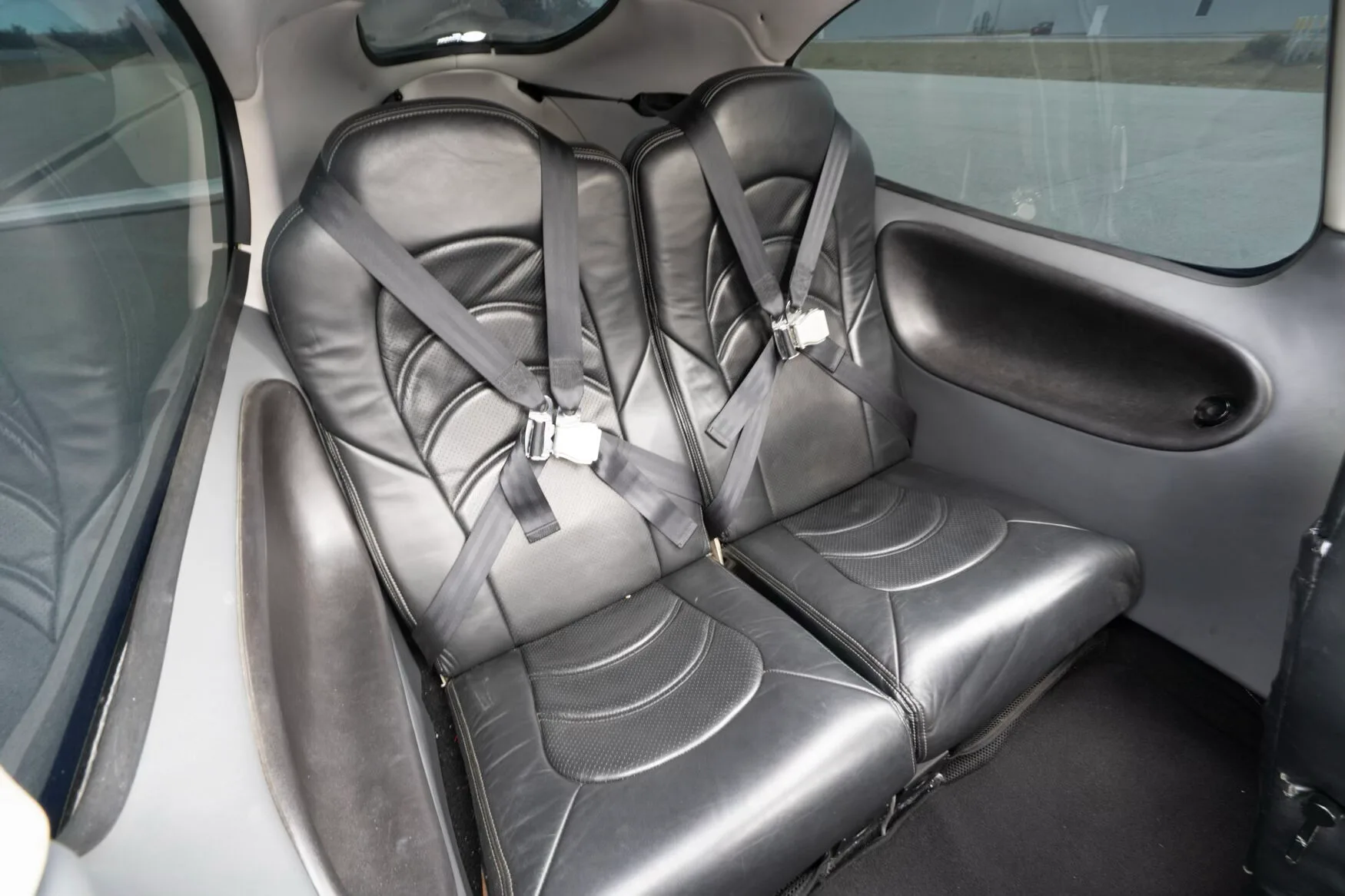 Cabin interior of a 2007 Cirrus SR22-G3 Turbo GTS.