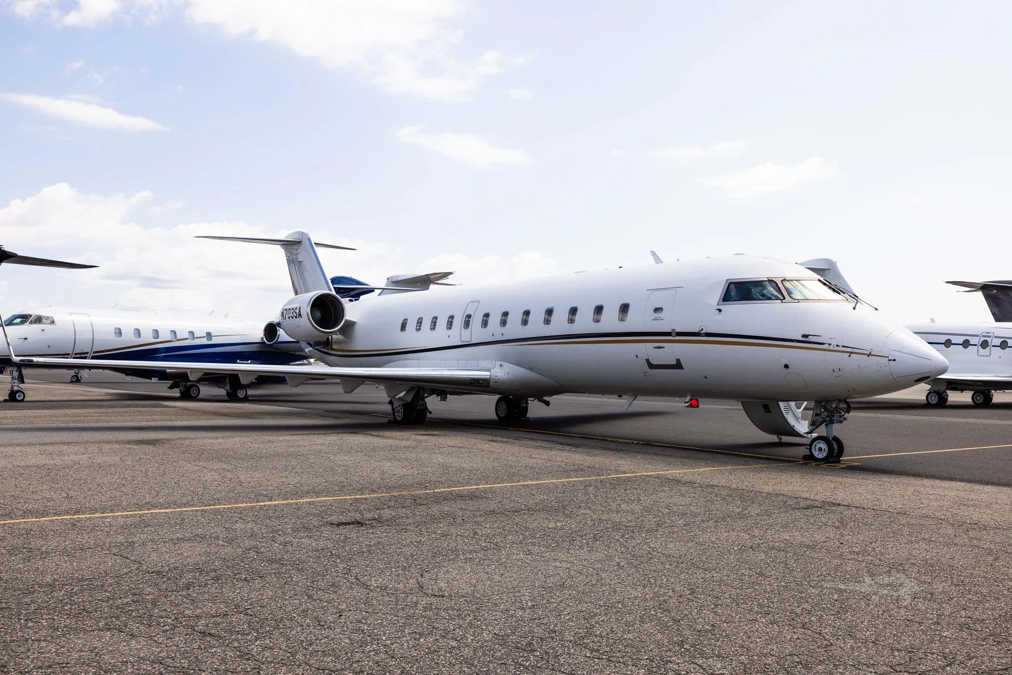 Exterior view of a 2003 BOMBARDIER CHALLENGER 850, N703SA.