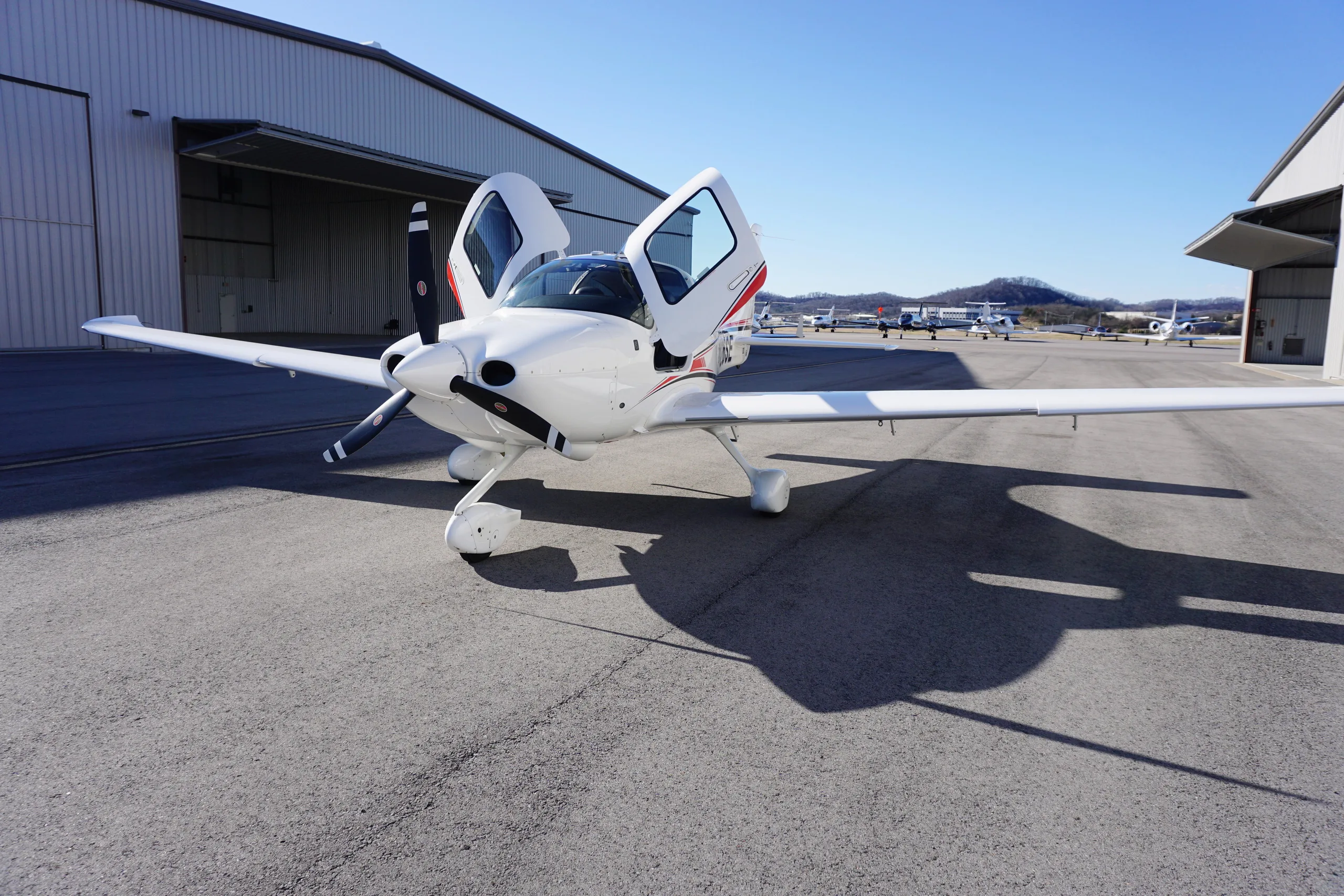 Exterior view of a 2020 Cirrus SR20 G6.