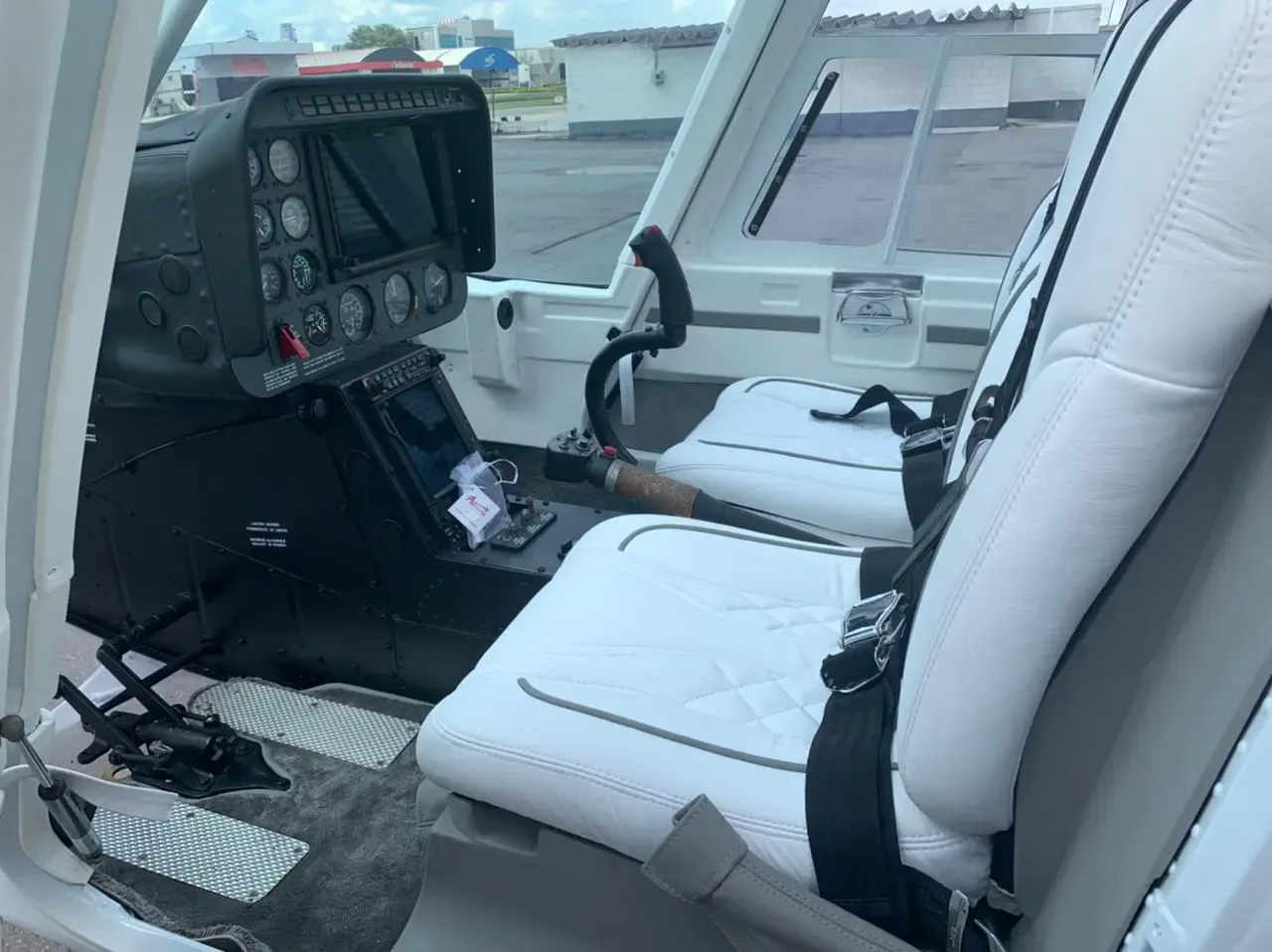 Cockpit and instrument panel of a 1992 Bell 206B III Jet Ranger.