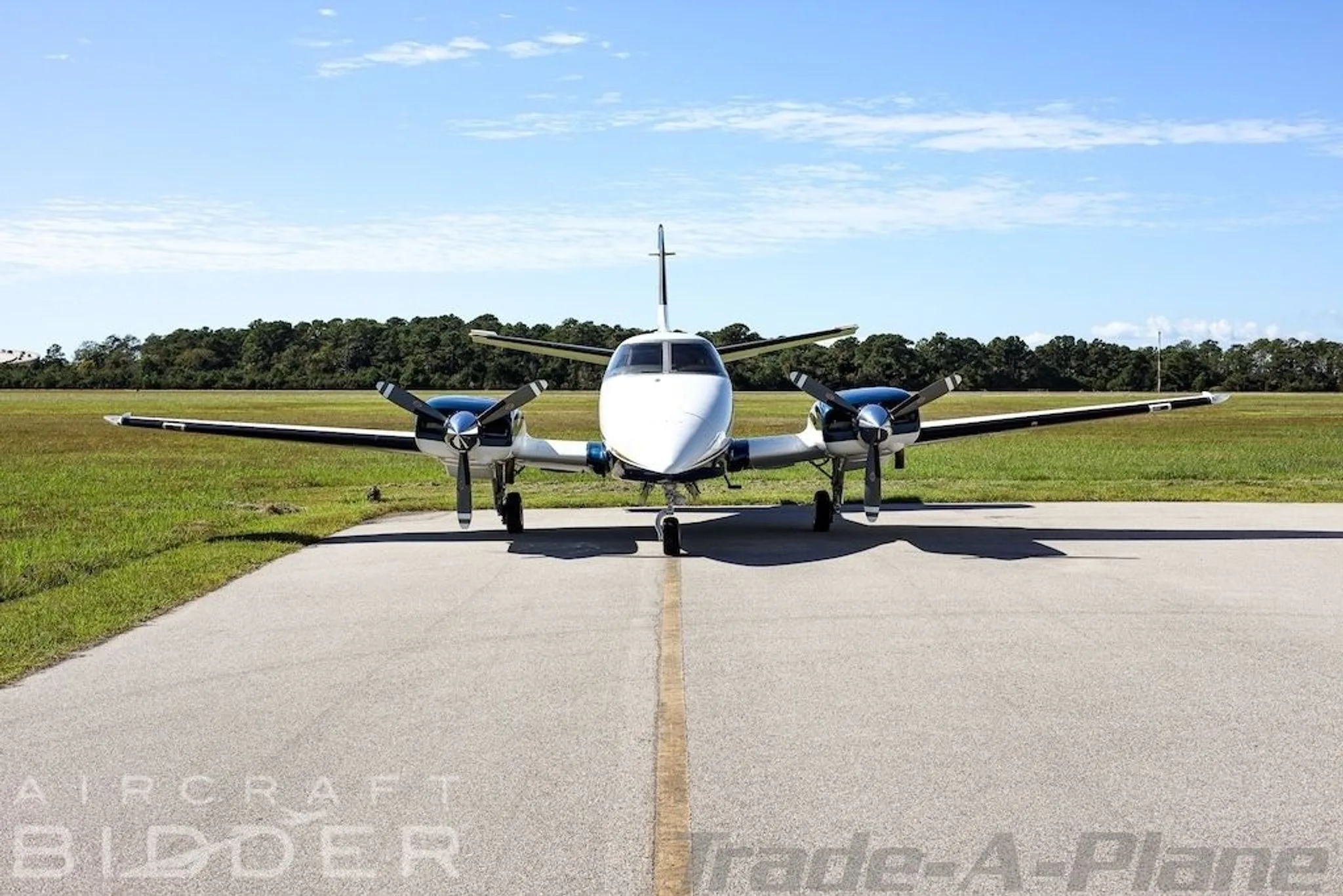 Exterior view of a 1974 BEECHCRAFT B60 DUKE, N889JB.