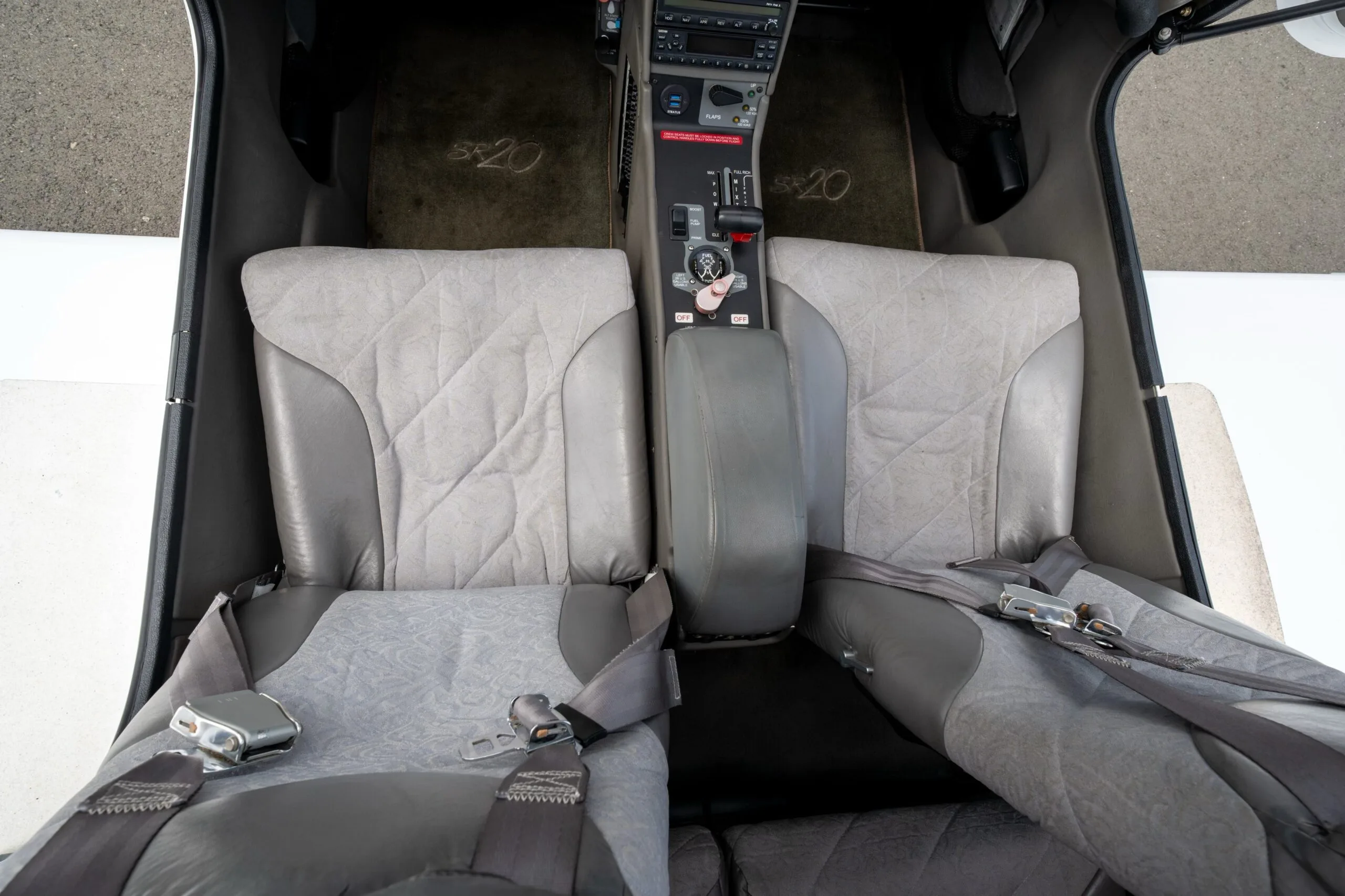Cabin interior of a 2003 Cirrus SR20-G1.