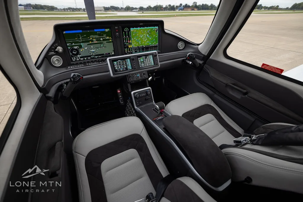 Cockpit and instrument panel of a 2025 Cirrus SR22 G7+ GTS.