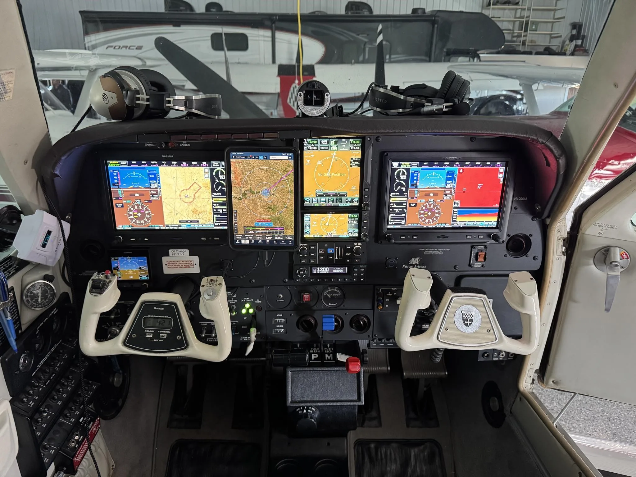 Cockpit and instrument panel of a 1996 BEECHCRAFT B36TC BONANZA.